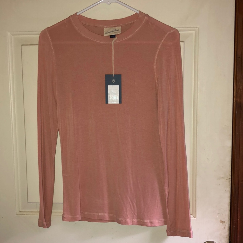*NWT* long sleeve tee by Universal Thread Goods XS
